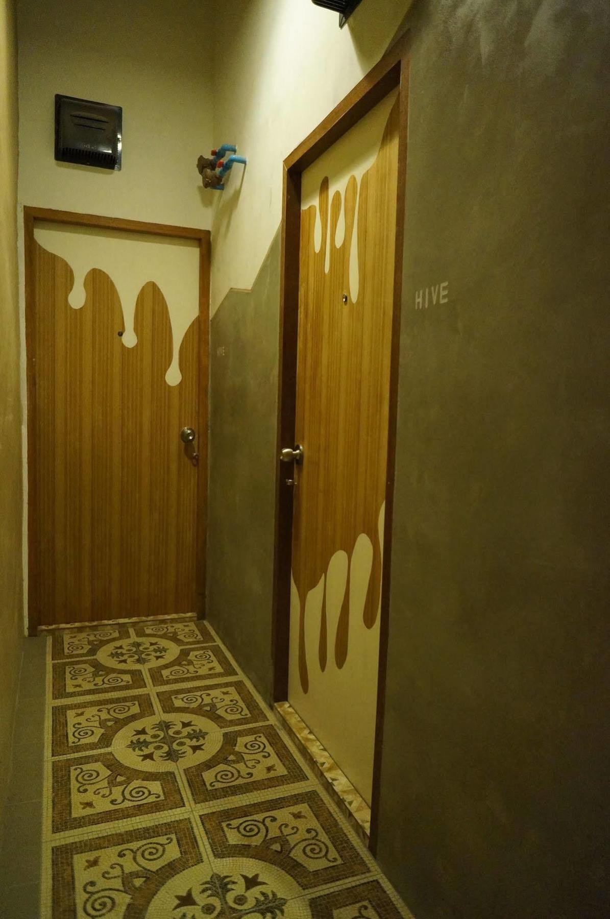 Hive 28 Aparthotel Банкок Екстериор снимка