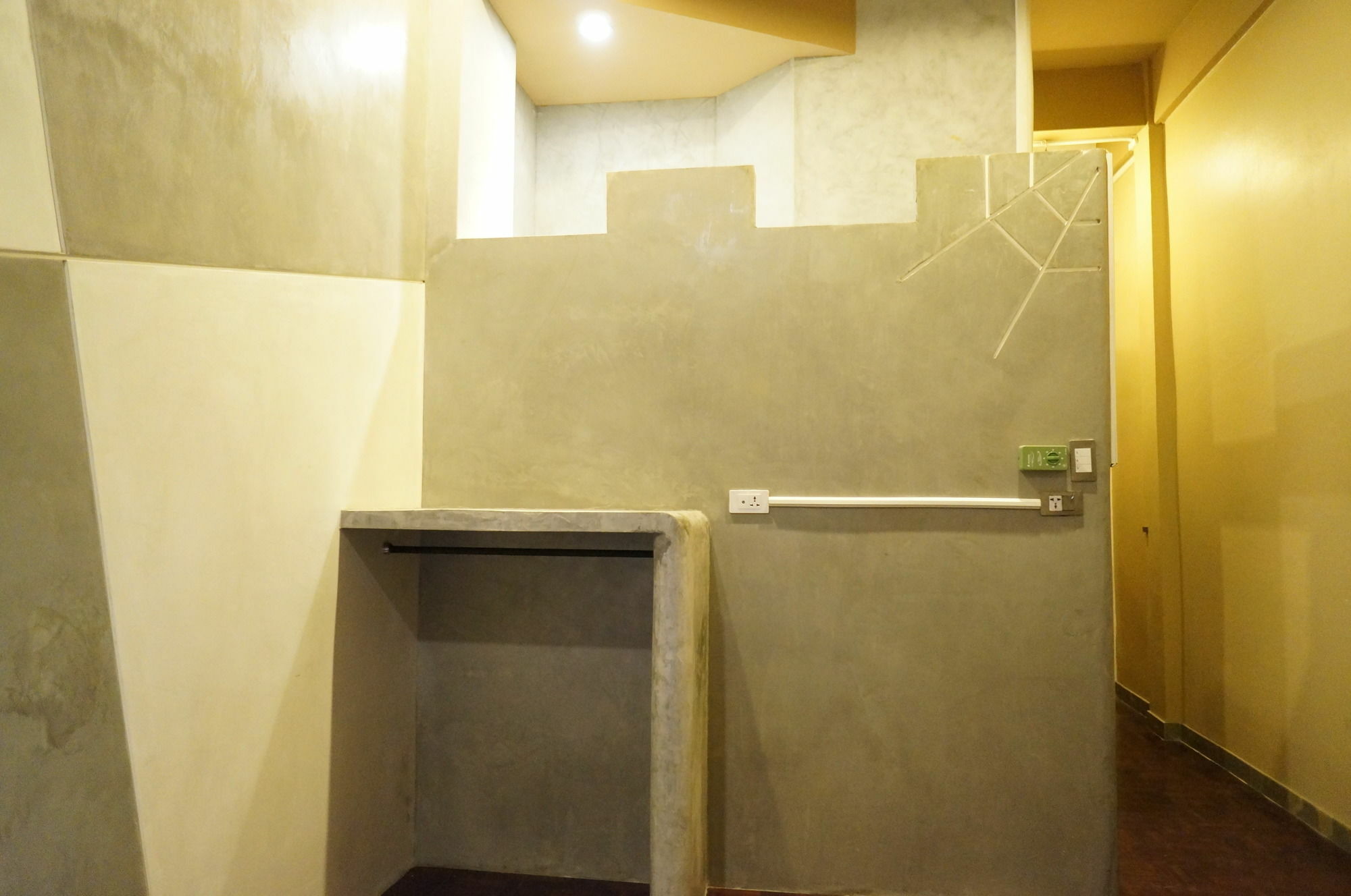 Hive 28 Aparthotel Банкок Екстериор снимка
