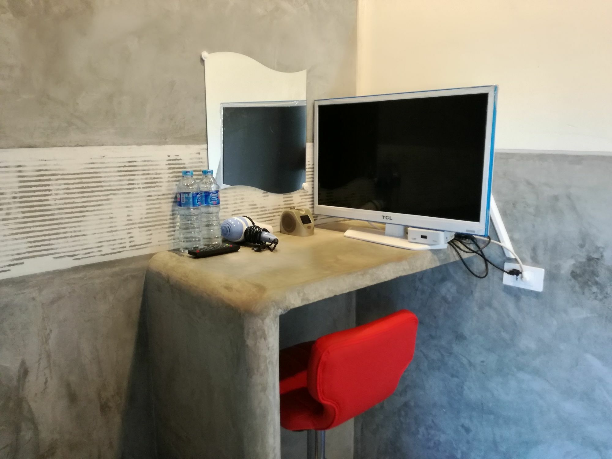 Hive 28 Aparthotel Банкок Екстериор снимка